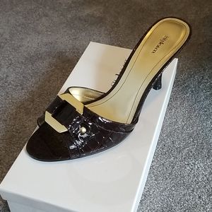 NWT women's slides